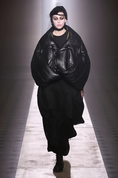 Look 29